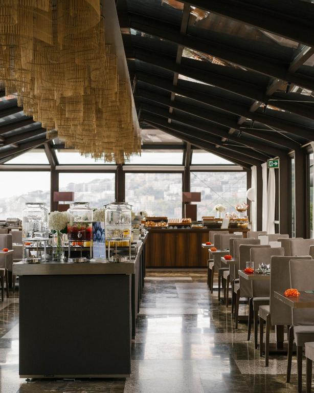 De Bonart Naples, Curio Collection By Hilton - 18