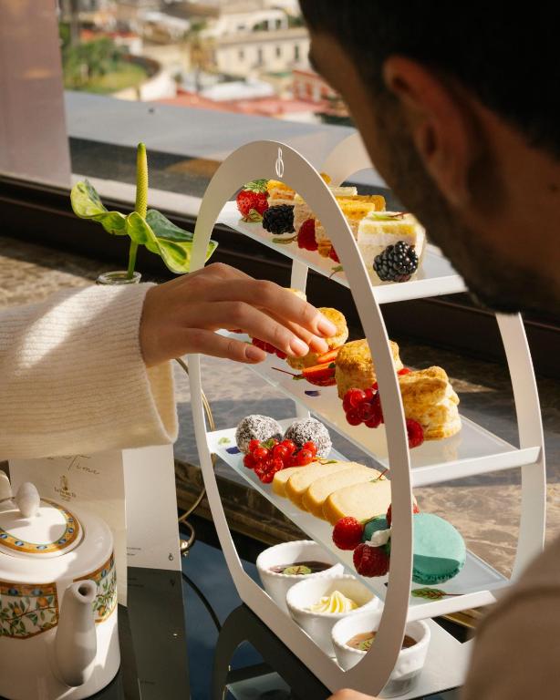 De Bonart Naples, Curio Collection By Hilton - 16