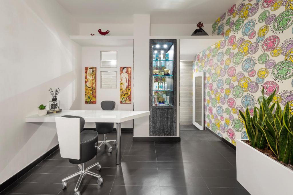 LHP Napoli Palace & SPA - 42