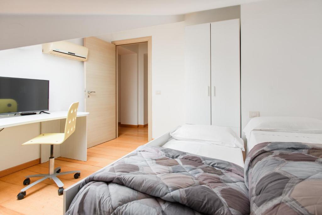 Napolidays Mansarda Garibaldi by Dimorra - 32