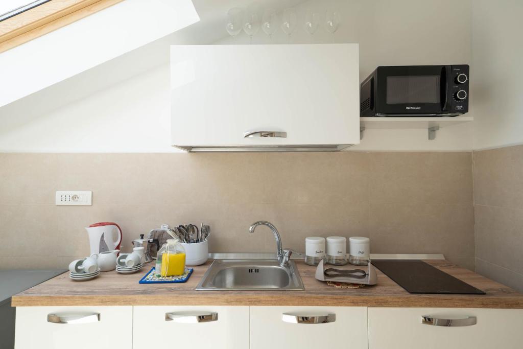 Napolidays Mansarda Garibaldi by Dimorra - 43