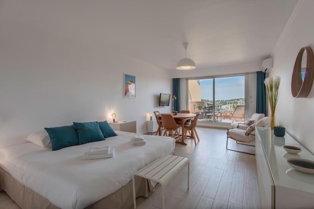 L20 Stunning sea view, terrace, parking, AC, Wifi - 7