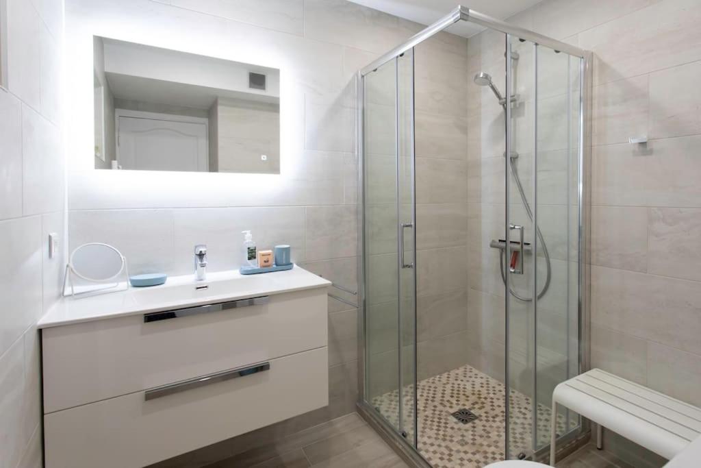 L20 Stunning sea view, terrace, parking, AC, Wifi - 30