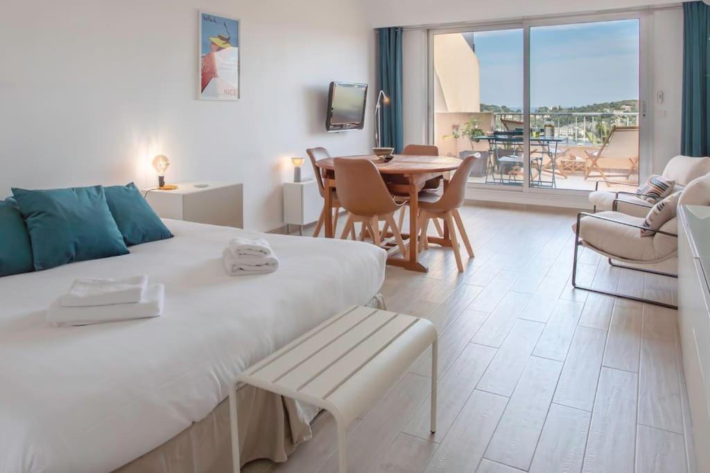 L20 Stunning sea view, terrace, parking, AC, Wifi - 2