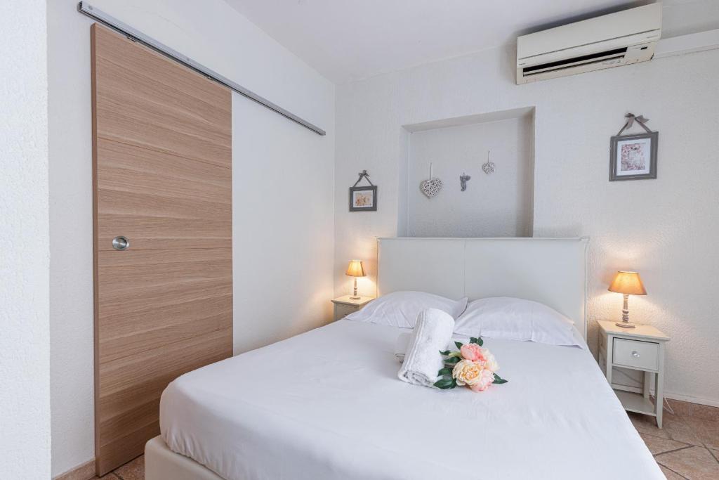 Cozy 1 Bdr at Nice Port - 24