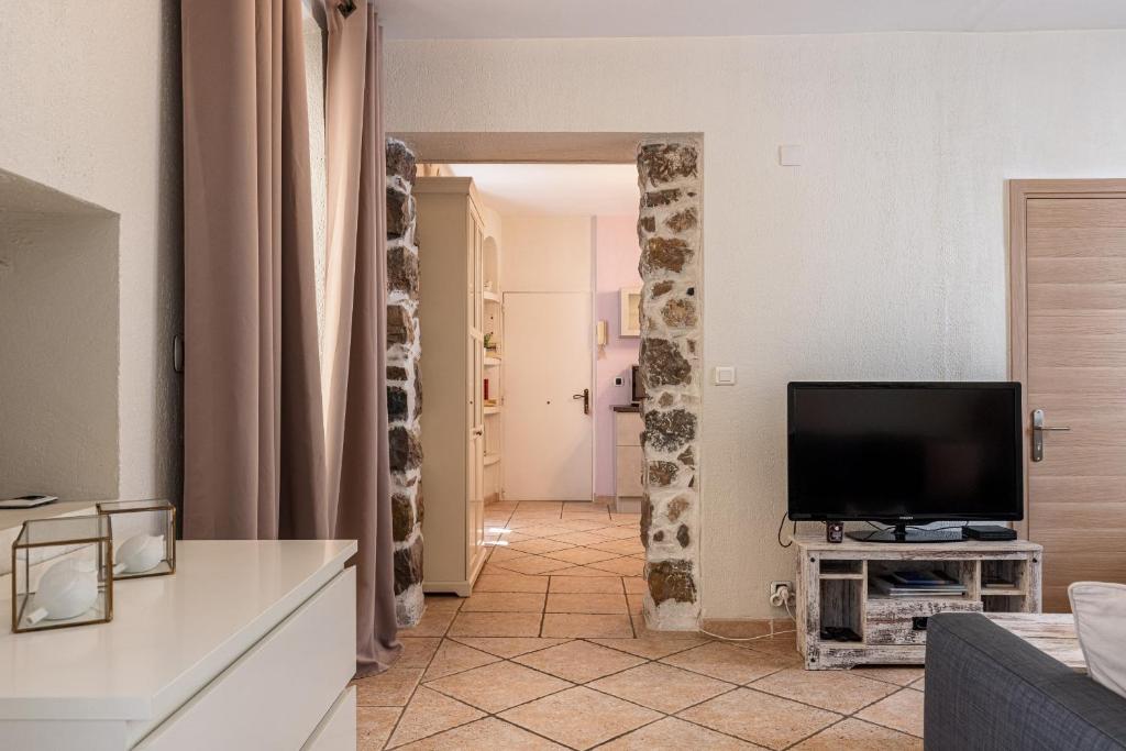 Cozy 1 Bdr at Nice Port - 13