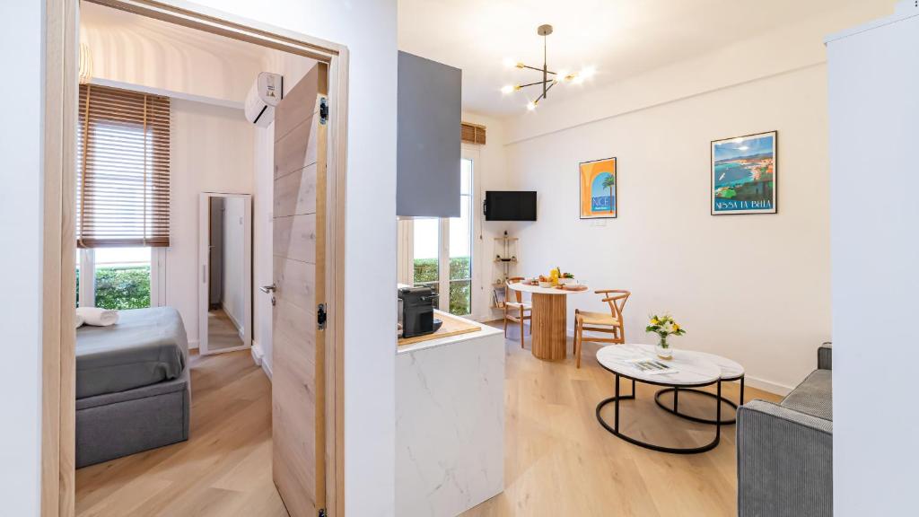 B G Cocon Meyerbeer - Grimaldi Promenade des Angla - 14