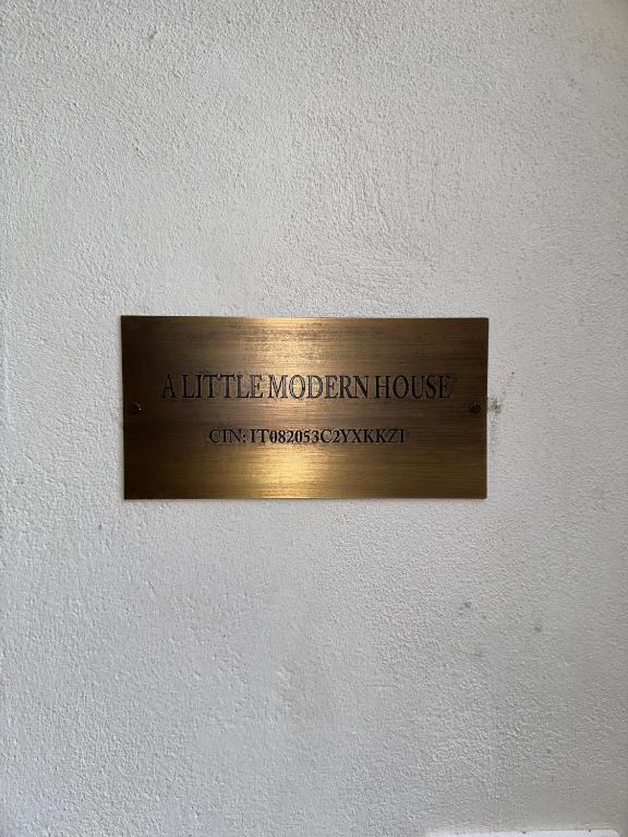 A Little Modern House - 13