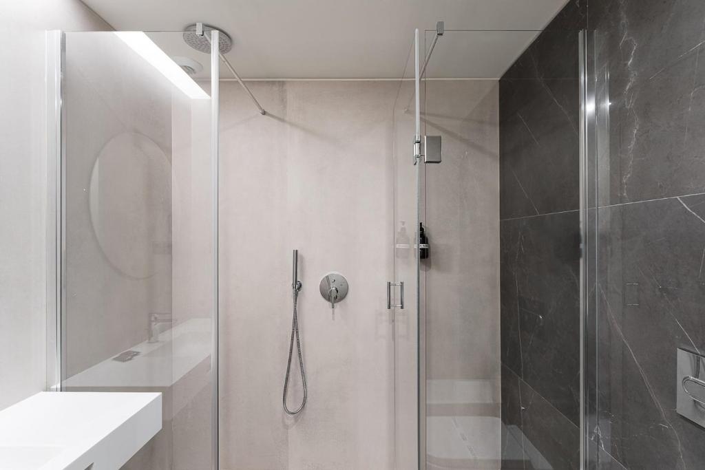 GuestReady – City Center Apartment with Balcony - 24