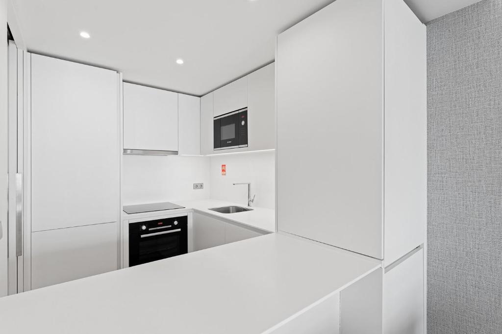 GuestReady – City Center Apartment with Balcony - 21