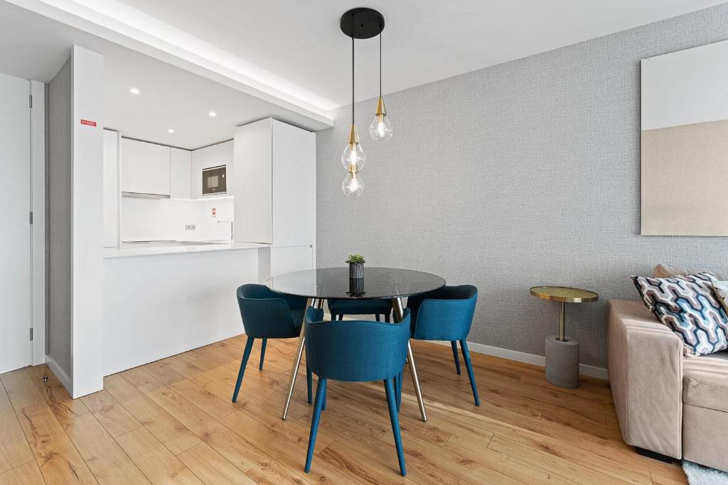 GuestReady – City Center Apartment with Balcony - 8