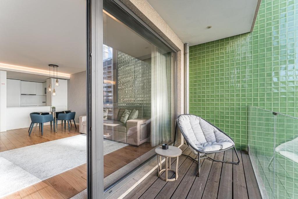 GuestReady – City Center Apartment with Balcony - 5