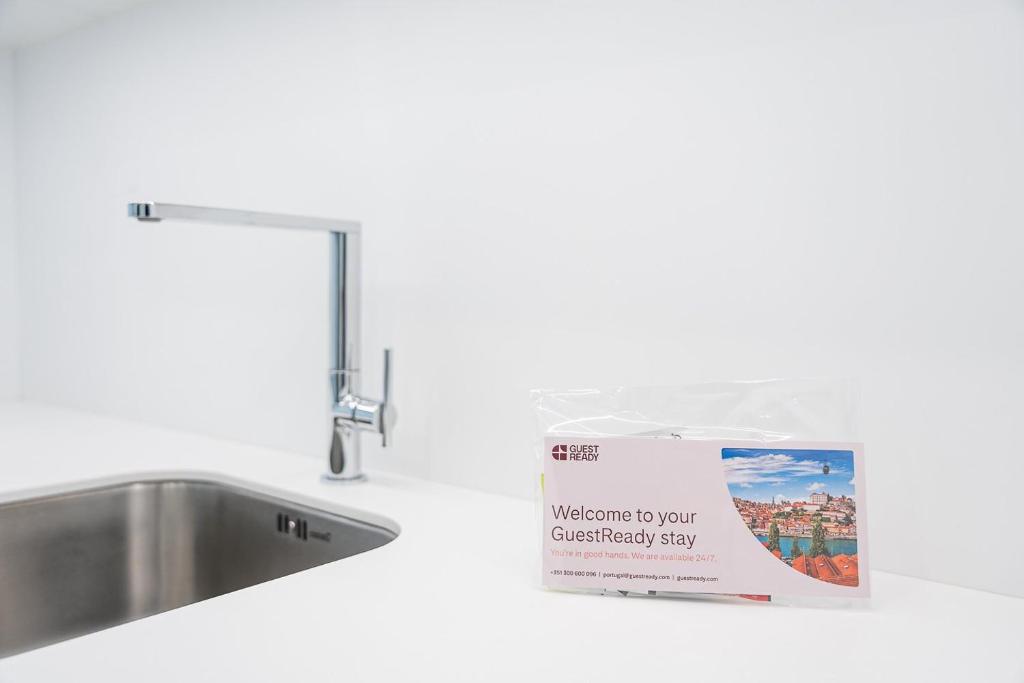 GuestReady – City Center Apartment with Balcony - 20