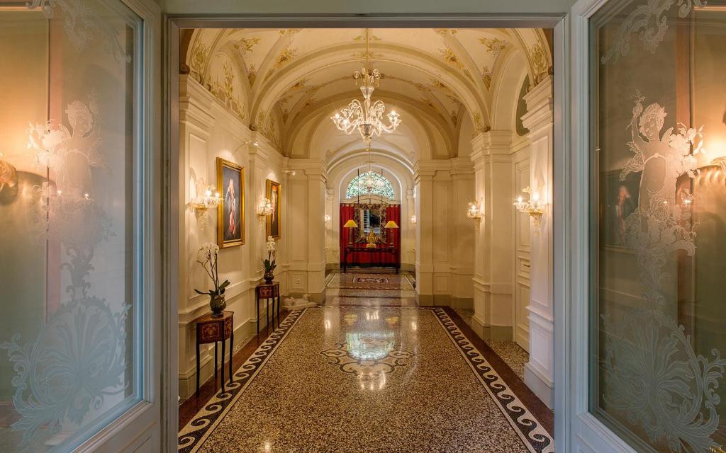 Le Palais Art Hotel Prague - 9