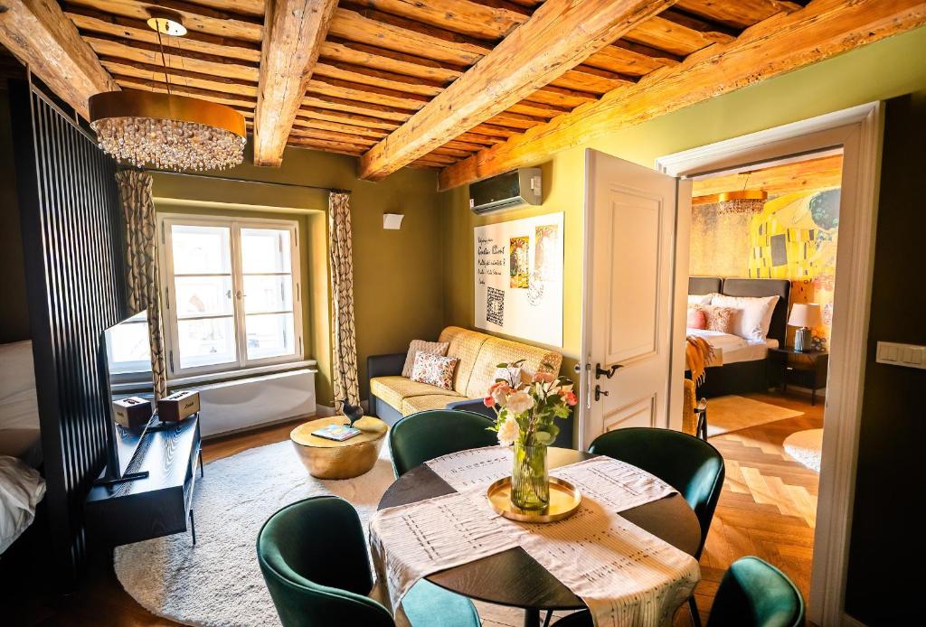 Old Royal Post Boutique Hotel & Premium Suites - 21