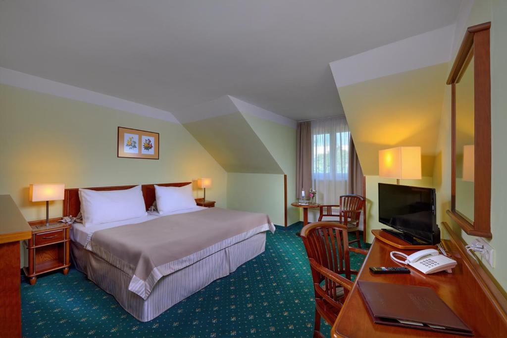 Hotel Selsky Dvur - Bohemian Village Courtyard - 7