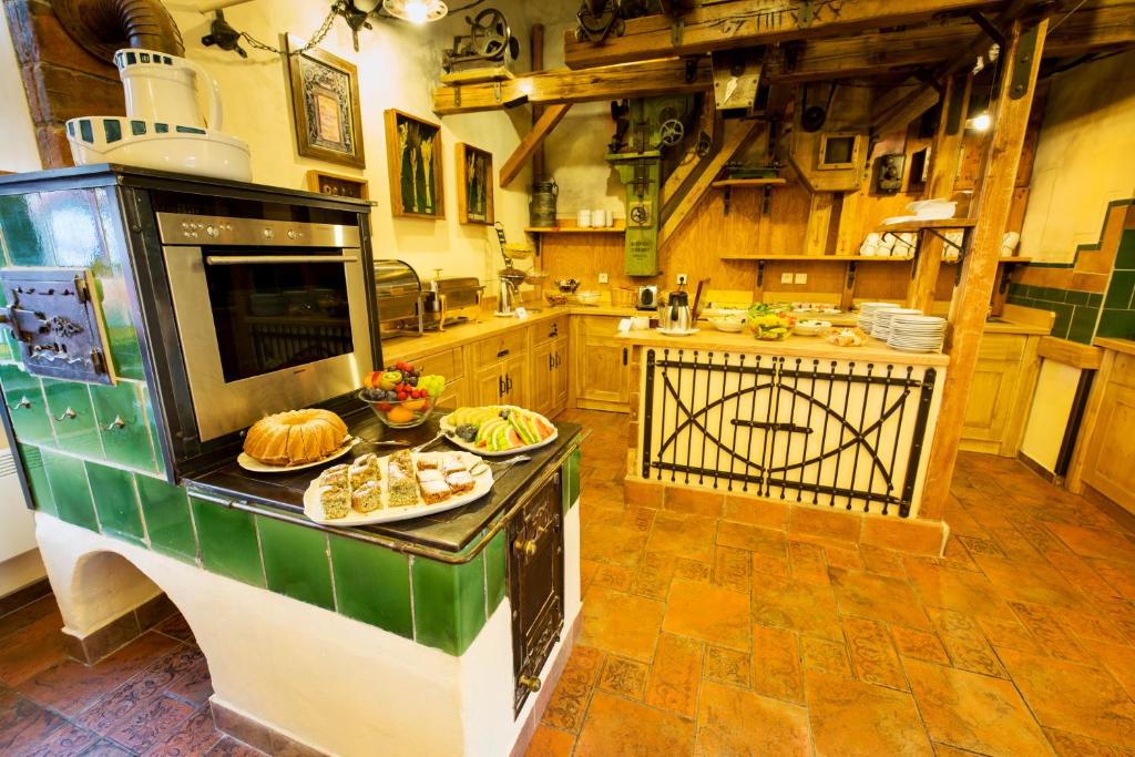 Hotel Selsky Dvur - Bohemian Village Courtyard - 12