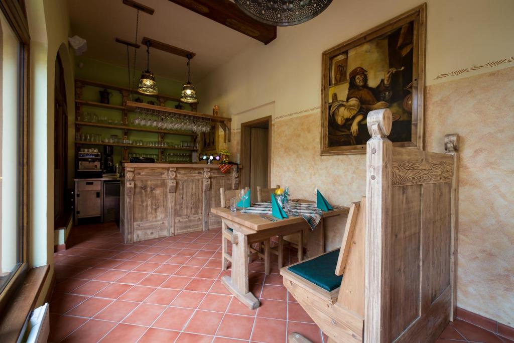 Hotel Selsky Dvur - Bohemian Village Courtyard - 35