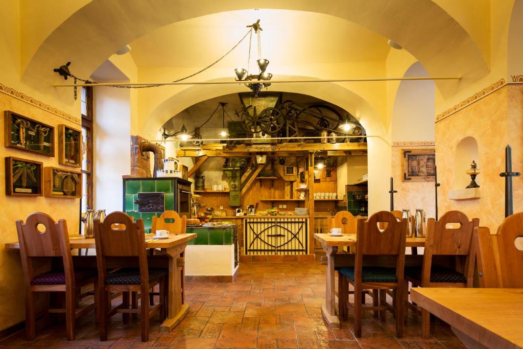 Hotel Selsky Dvur - Bohemian Village Courtyard - 42