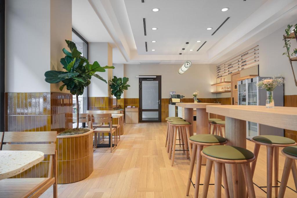 Almanac X Alcron Prague - 12