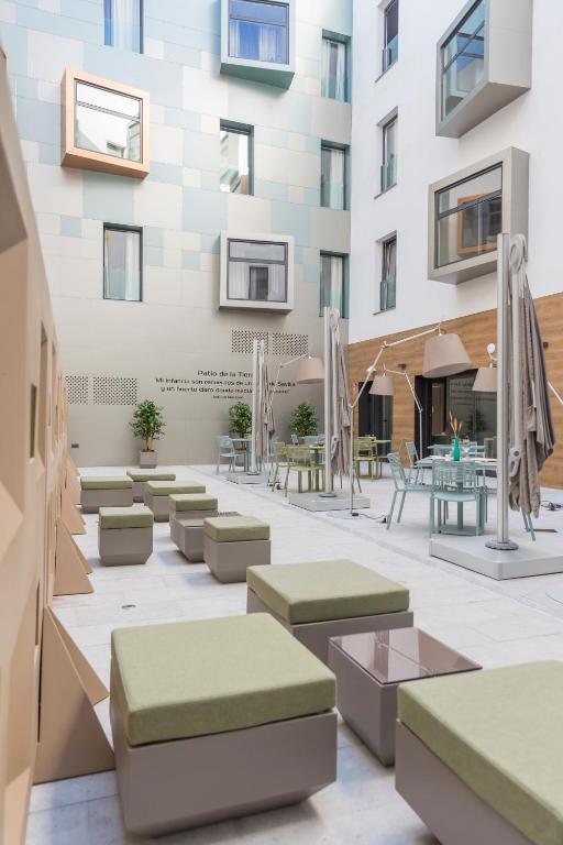 Hotel Macià Sevilla Kubb - 26