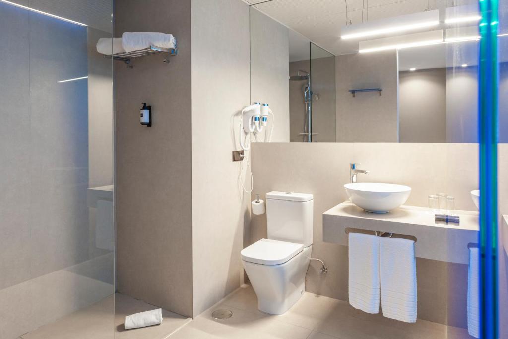 Hotel Macià Sevilla Kubb - 17