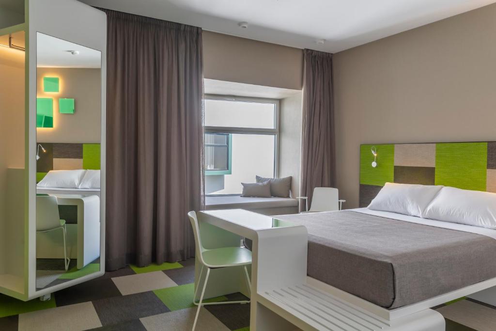 Hotel Macià Sevilla Kubb - 11