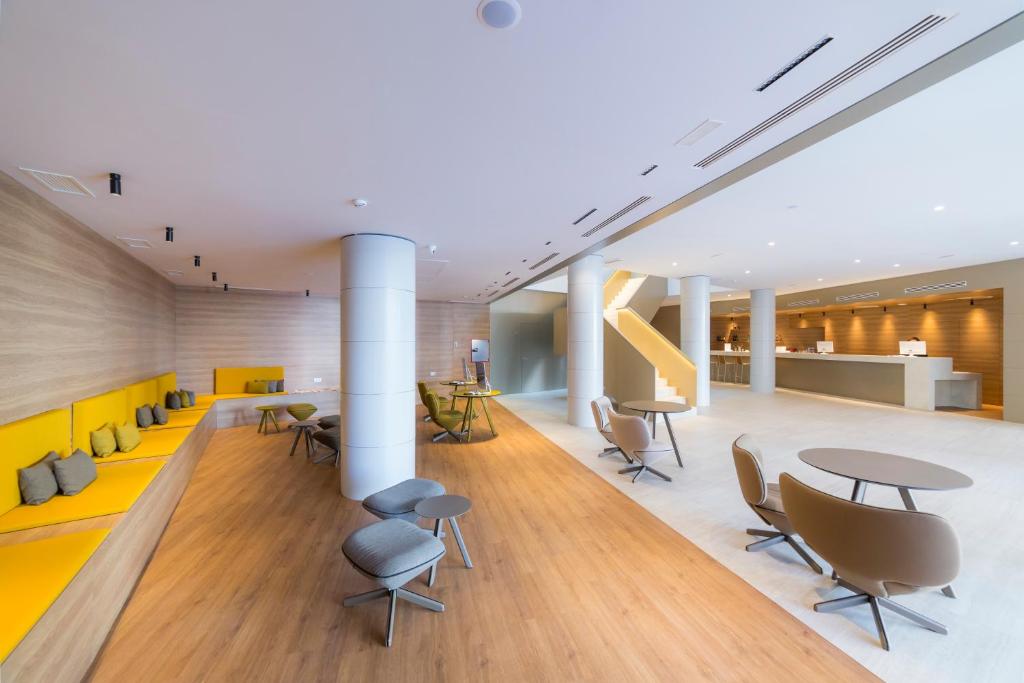 Hotel Macià Sevilla Kubb - 30