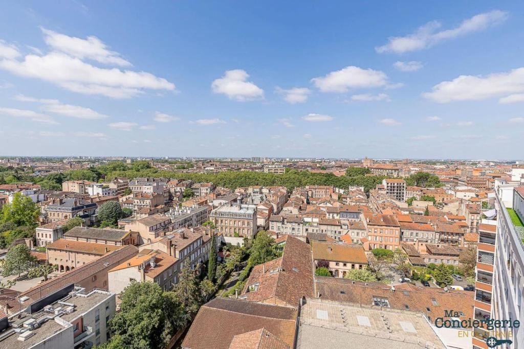 Montaudran Place Dupuy - Vue panoramique -Métro - 6