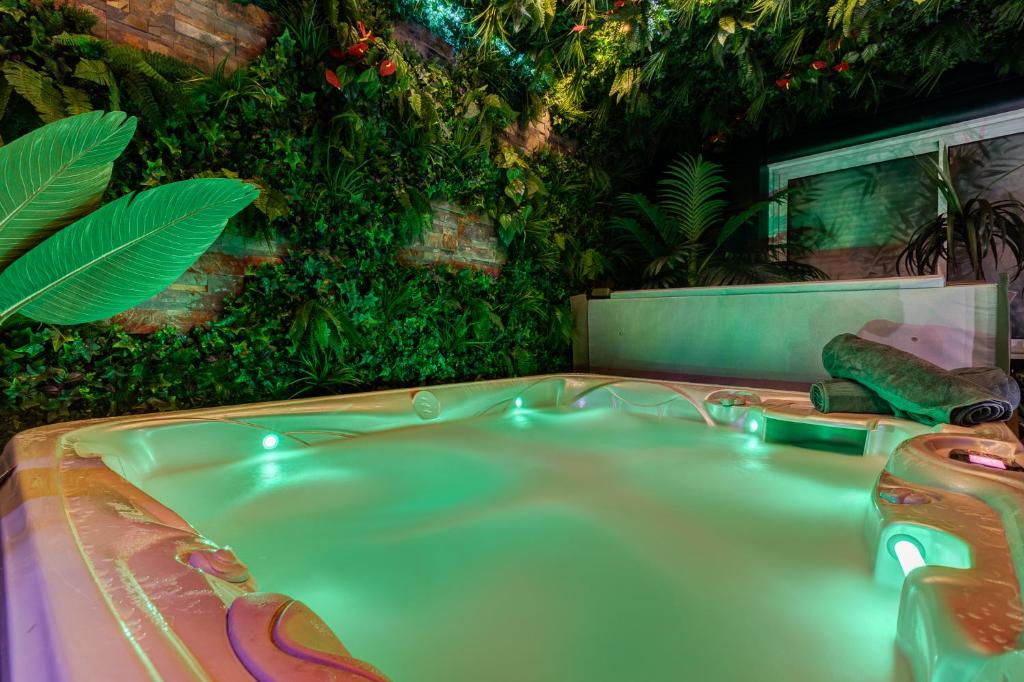 Jungle Love Room - 10