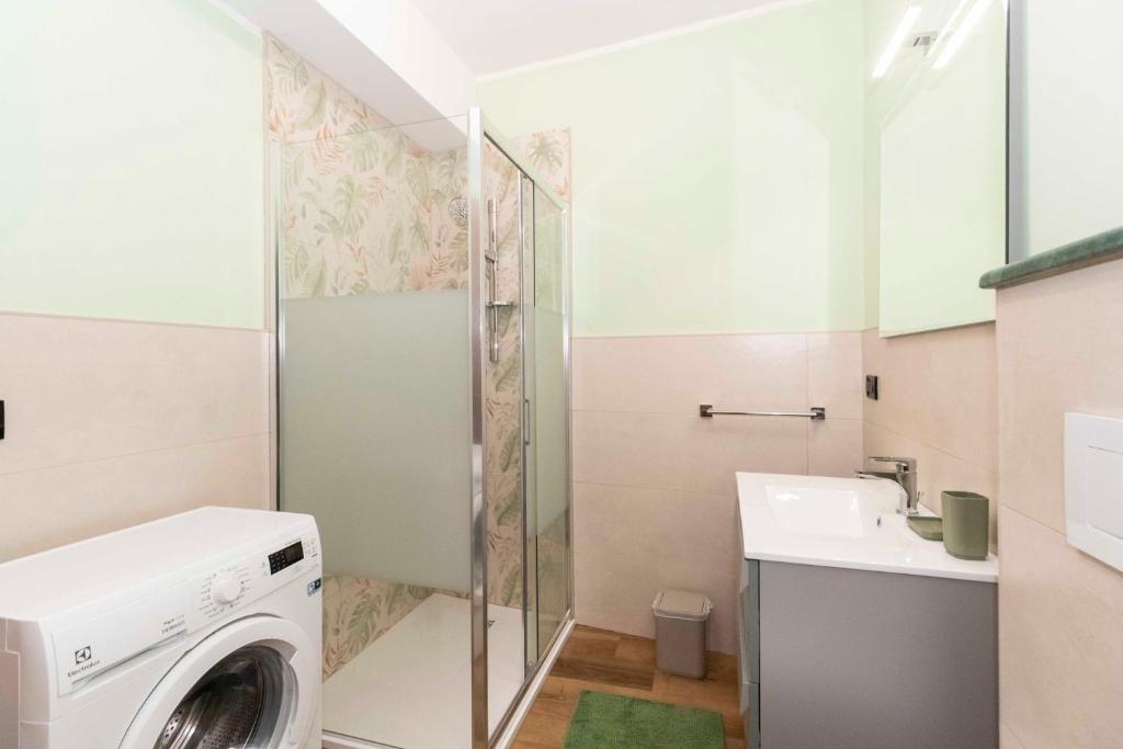 GuestHost - Torino Comfy Apt - 14