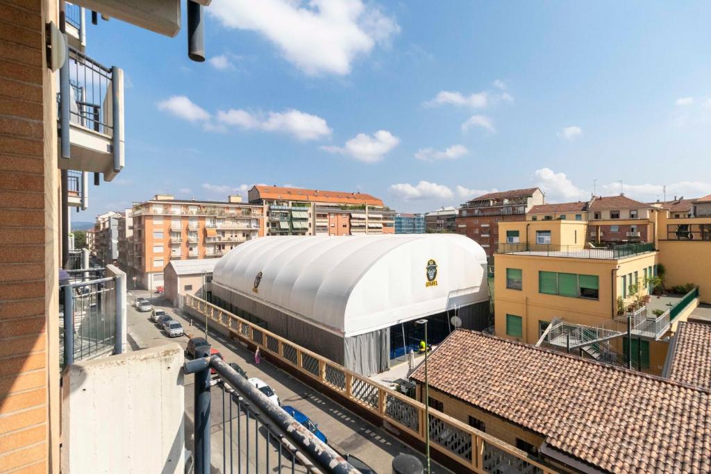 GuestHost - Torino Comfy Apt - 12