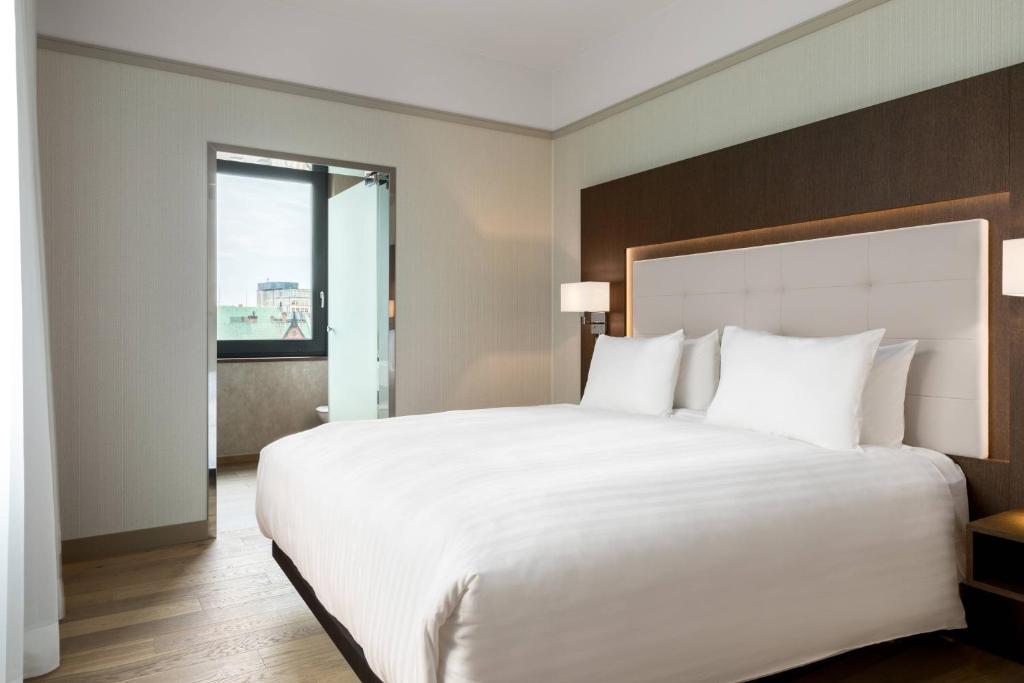 AC Hotel by Marriott Wroclaw - 36