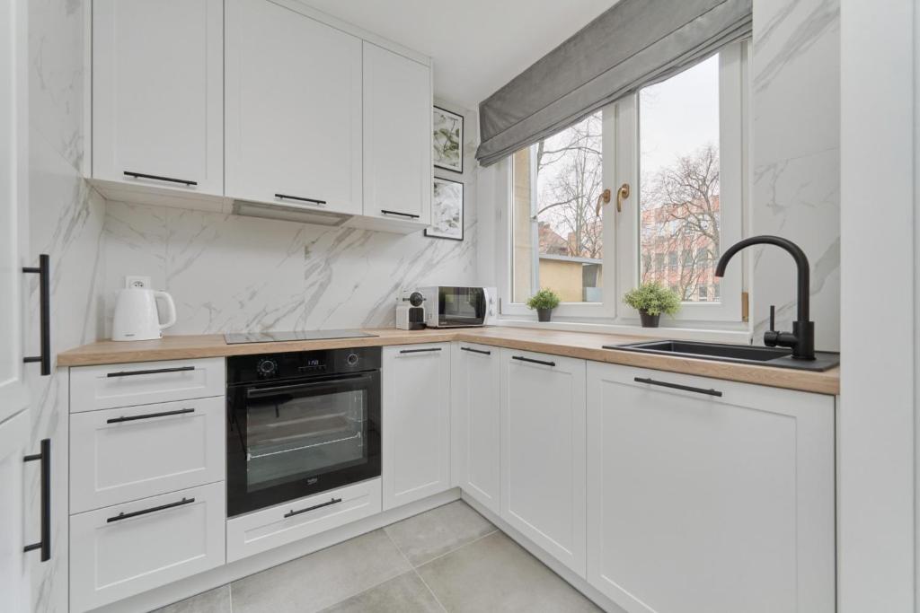 Zegadłowicza Riverside Studio in Wrocław by Noclegi Renters - 3