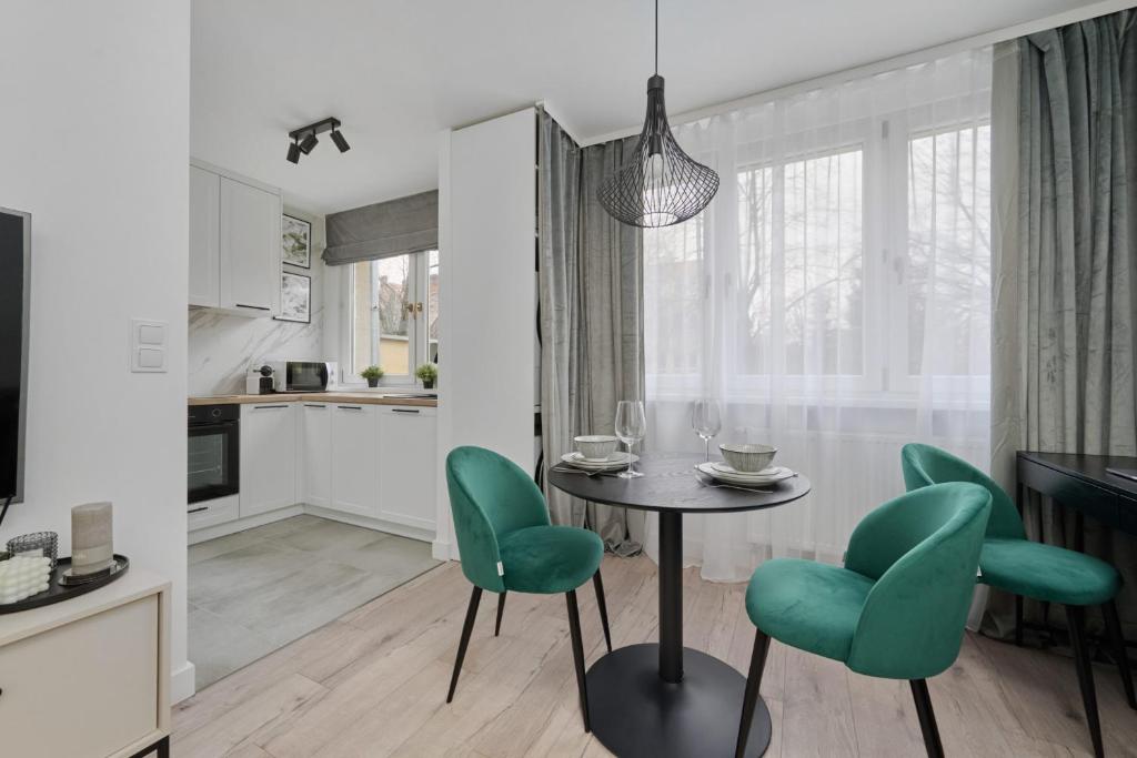 Zegadłowicza Riverside Studio in Wrocław by Noclegi Renters - 11