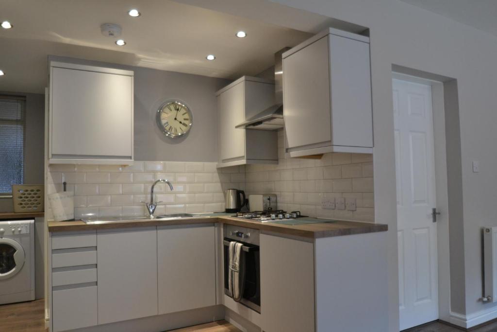 Charming 1 bed riverside apartment - 12
