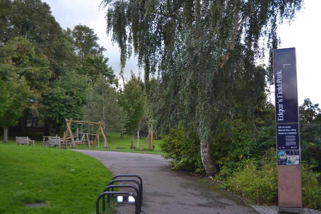 Charming 1 bed riverside apartment - 21