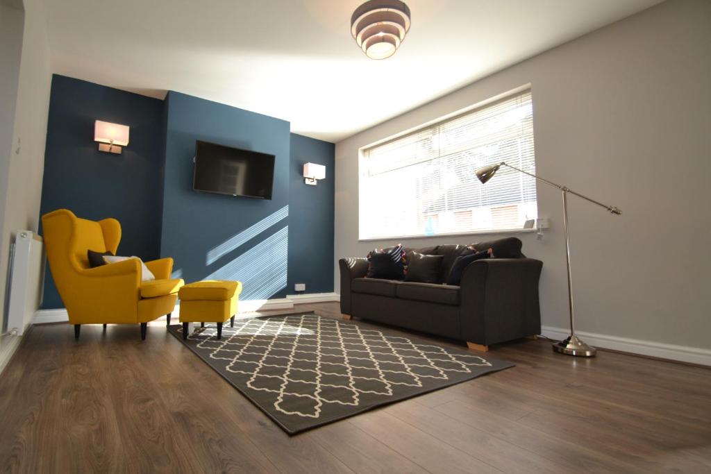 Charming 1 bed riverside apartment - 5