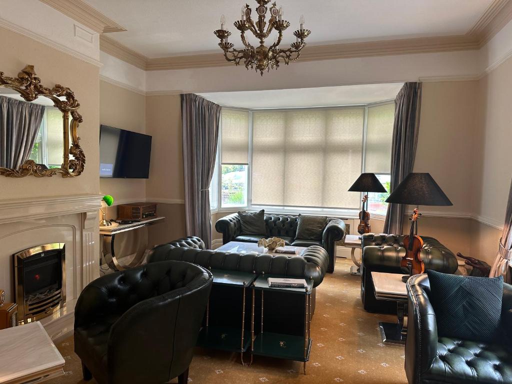 Chester House Guest House - 9