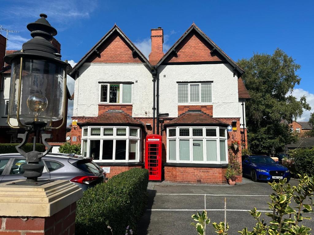 Chester House Guest House - 14