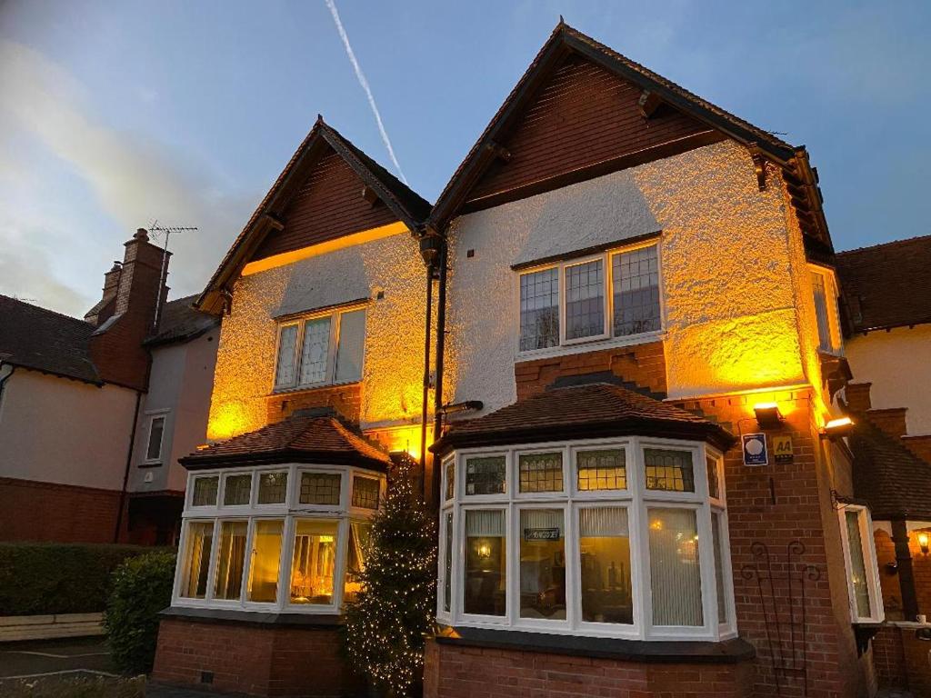 Chester House Guest House - 4