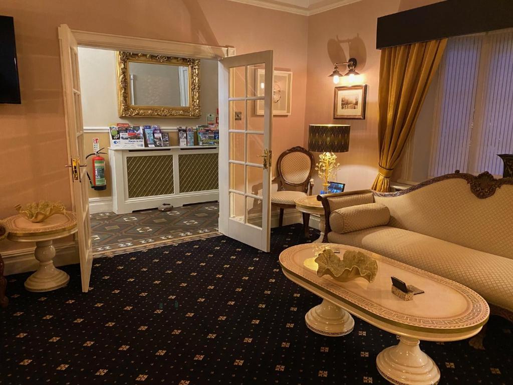 Chester House Guest House - 2