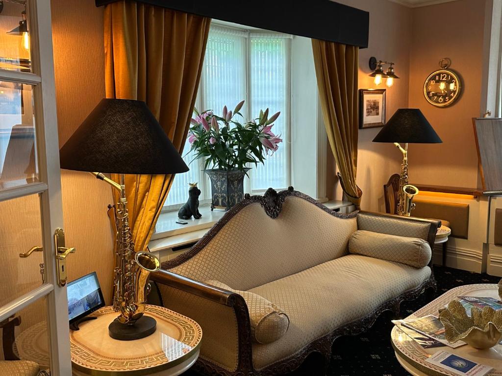 Chester House Guest House - 1