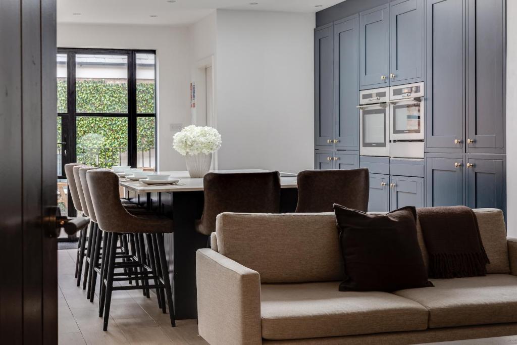Luxury Georgian Townhouse with Cinema and parking - 10