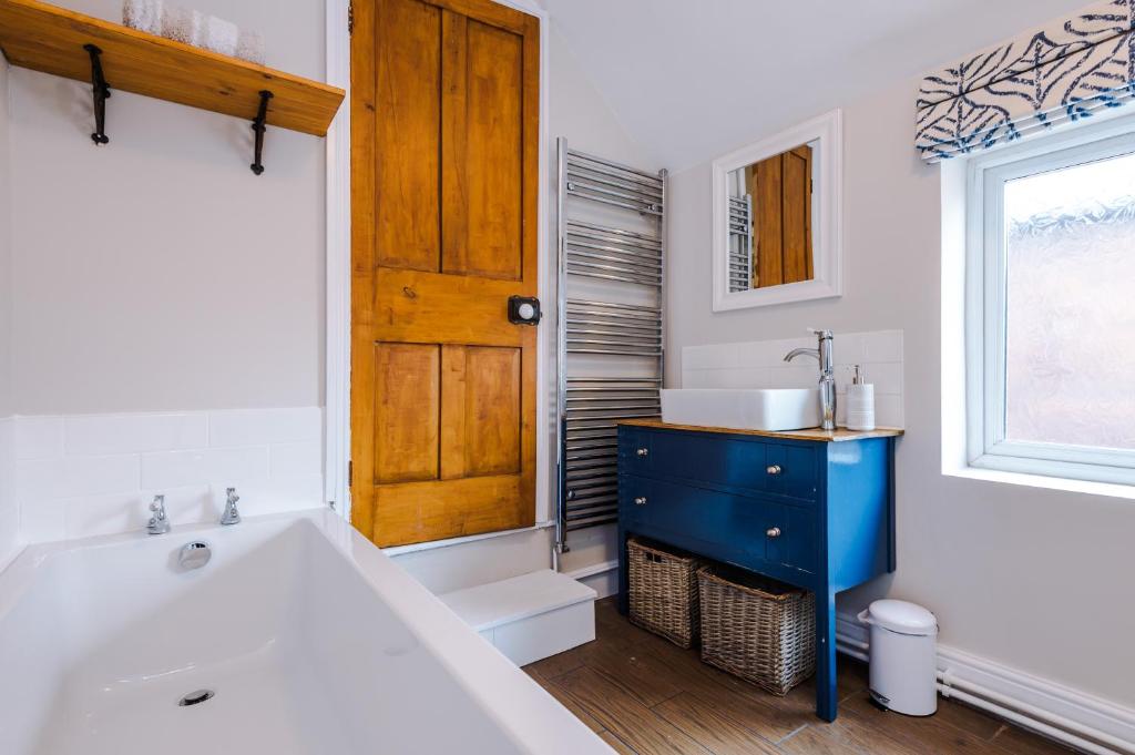 Central 2-bed home in Chester by 53 Degrees Property - Amazing location, Ideal for Couples - Sleeps 4! - 3