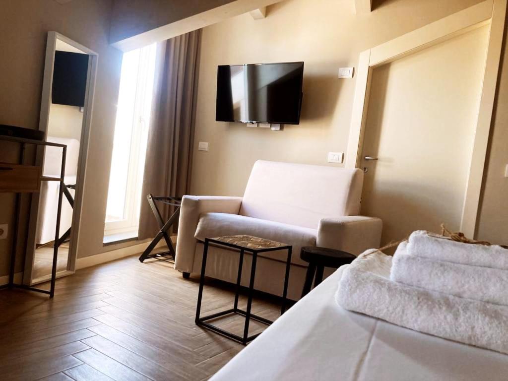 Gatto Bianco Rooms 42 - 4