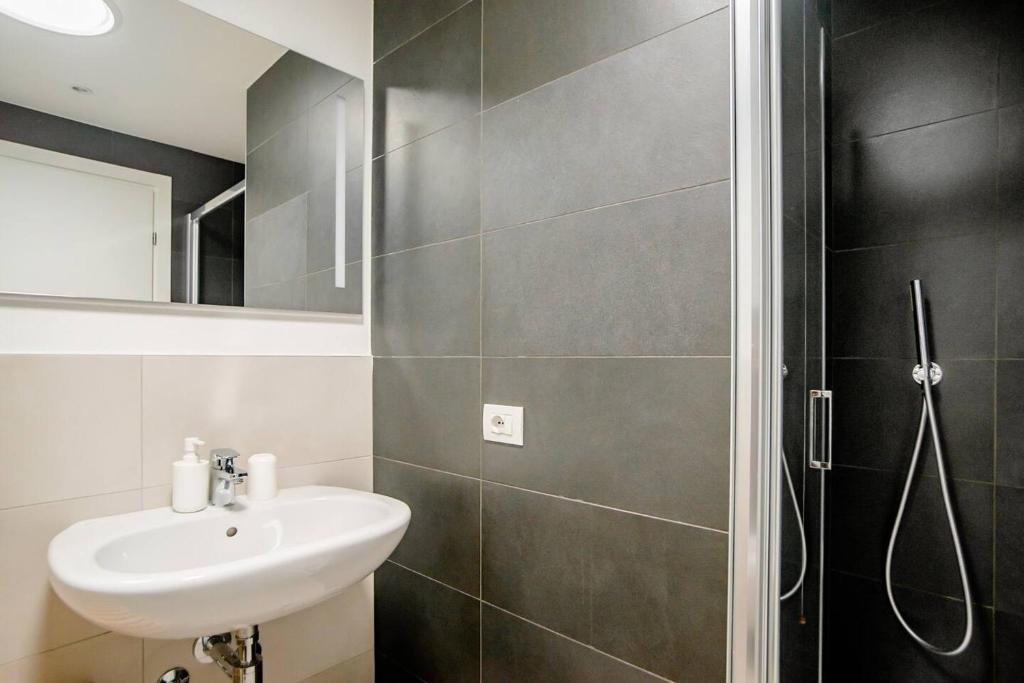 Guesthouse Tree Rooms Modern - 19