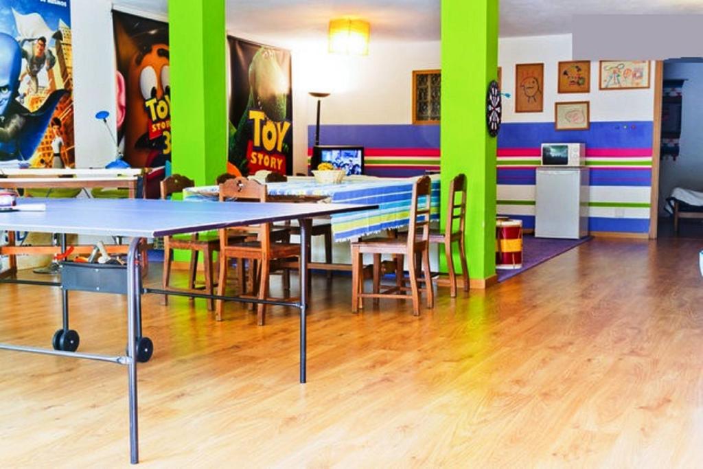 Coloured Studio - 8