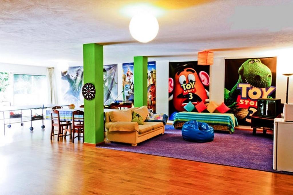 Coloured Studio - 1