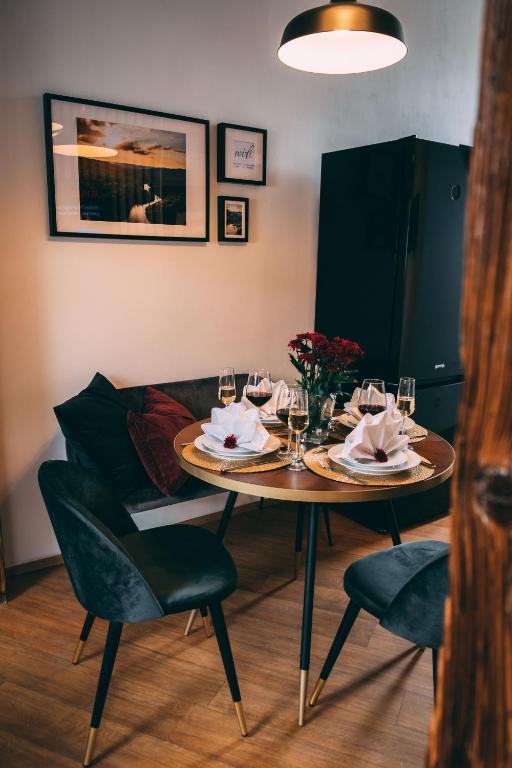 Luxury Oasis, Sauna, AC and Free Parking - 14